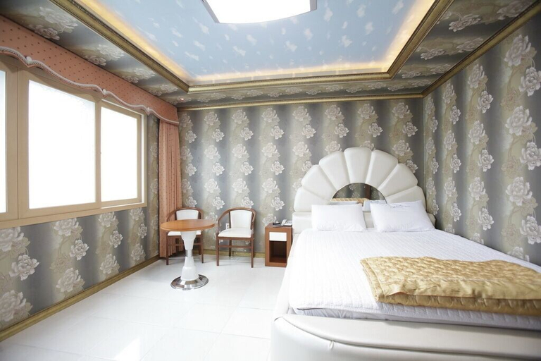Bedroom 3, Pattaya Motel, Geoje