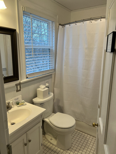 Bathroom 4, Valcour Inn & Boathouse, Clinton
