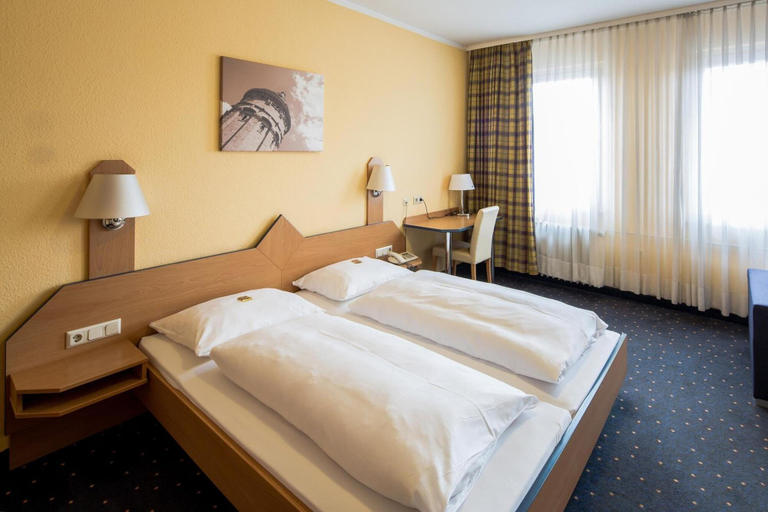 Bedroom 4, Central Hotel, Mannheim