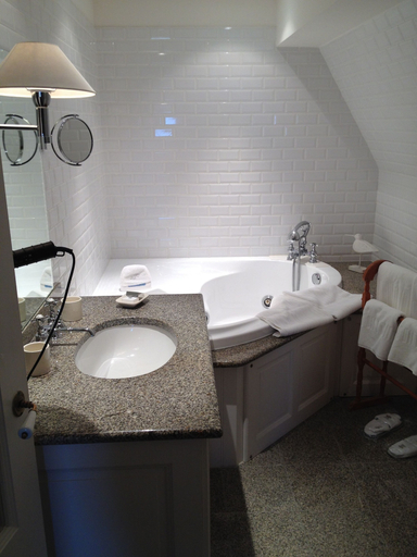 Bathroom 5, Le Fort de l'Océan, Loire-Atlantique