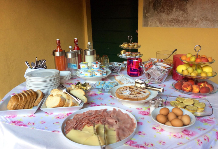 Breakfast buffet, Mamma Ciccia Holiday Home - Valeria, Lecco