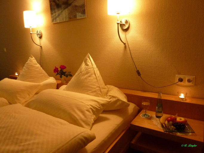 Bedroom 4, Hotel Lawine, Lörrach