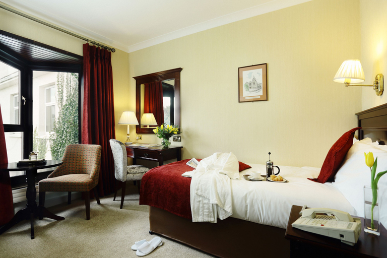 Bedroom 3, The Ardilaun Hotel