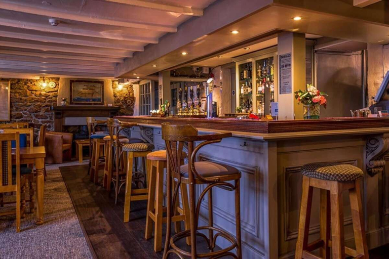 Food & Drinks 4, The Kings Arms, Cornwall