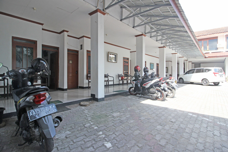 Exterior & Views 29