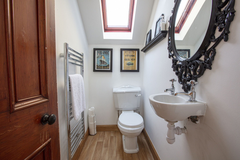 Bathroom 3, Newton Manor House -7 Bedroom House, Fife