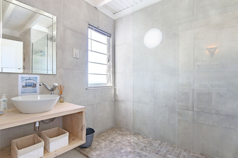 Bathroom 4, Penguins View Guesthouse, City of Cape Town