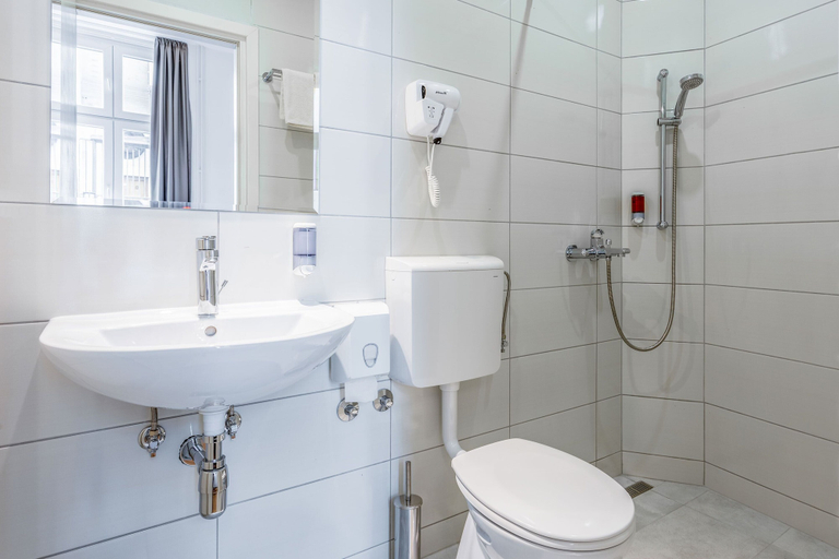 Bathroom 3, Booking BnB, Belgrade