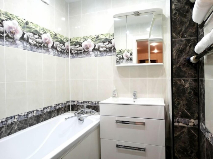 Bathroom 4, Inndays on Pionerskaya 1, Tula