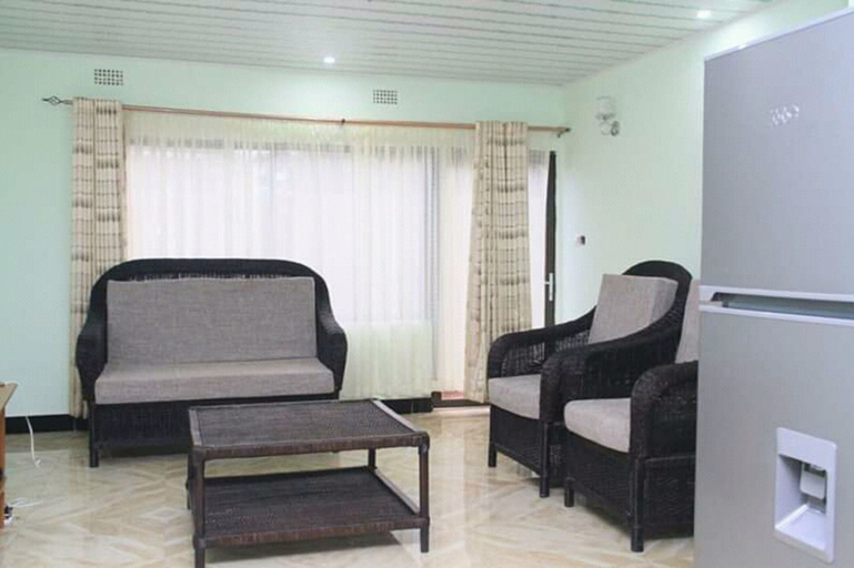 Others 4, Kutwingi lodge, Kafue