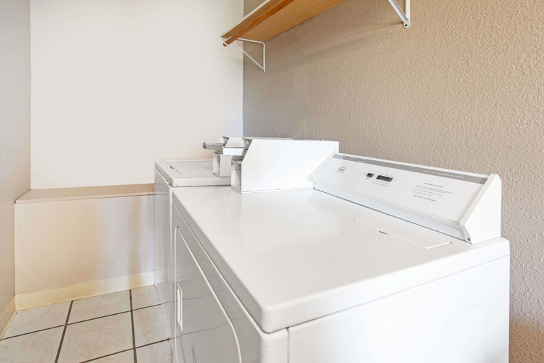 Bathroom 4, Super 8 by Wyndham Atchison, Atchison