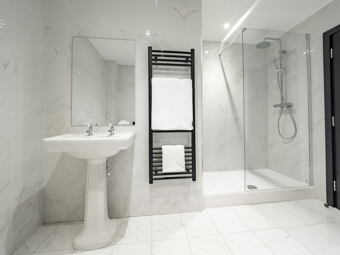 Bathroom 4, Bowers Mill Aparthotel, Calderdale