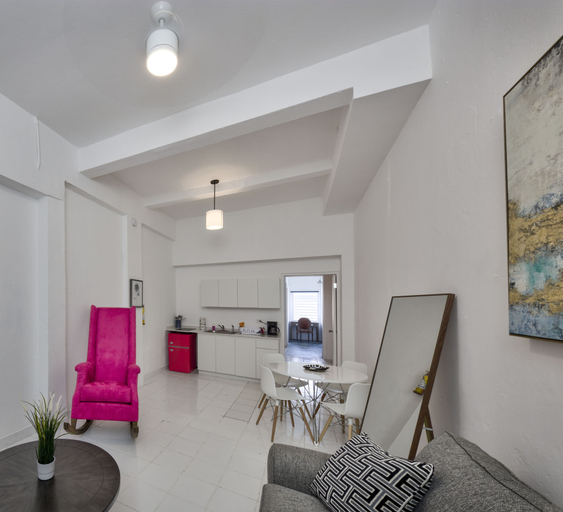 Others 5, Casa Pelayo