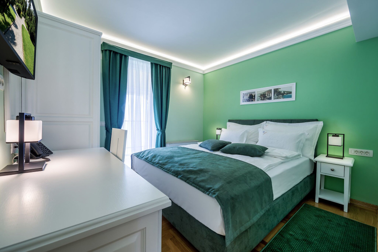 Bedroom 4, Hotel Domino, Opatija/Veprinac