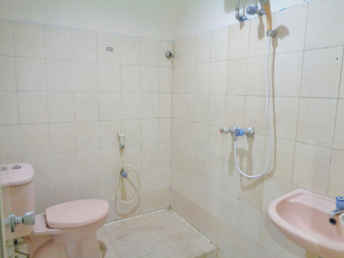 Bathroom 3, OYO 2568 Orion Hotel, Manado