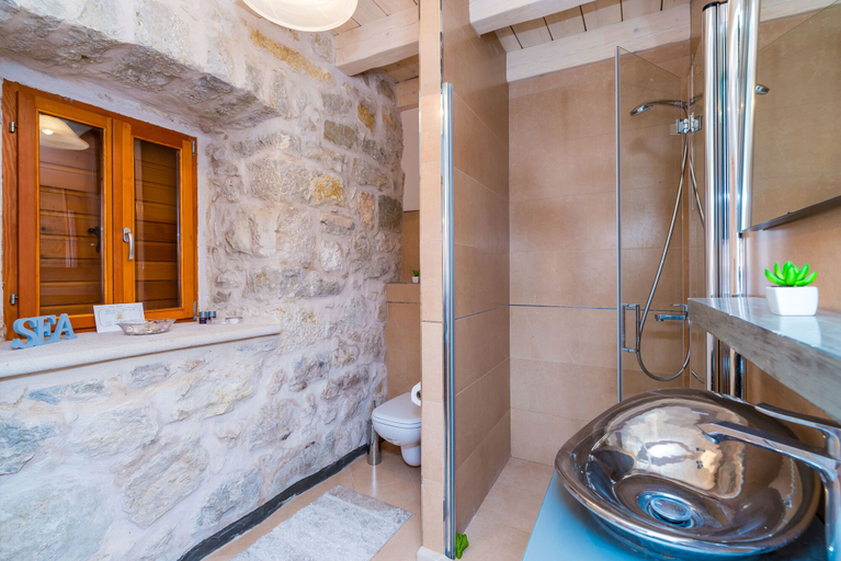 Bathroom 3, Villa Dalmata, Pojezerje