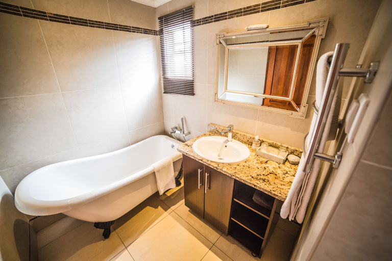 Bathroom 3, AnnVilla Guesthouse, Dr Kenneth Kaunda