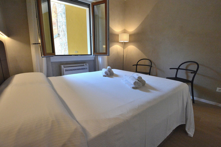 Bedroom 3, Leonardo Walsh Apartment With Lake View, Verona