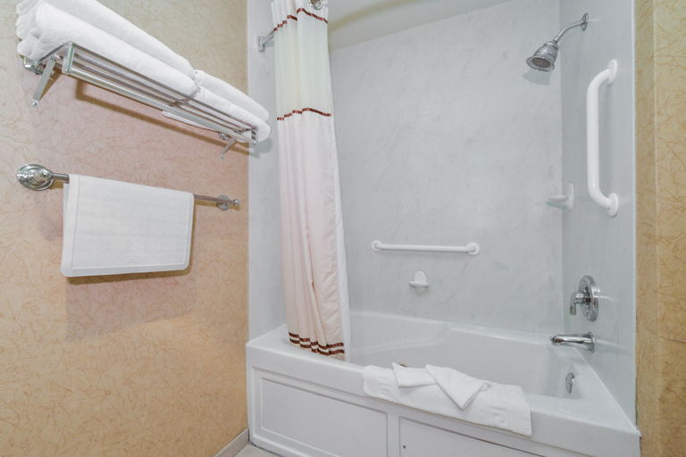 Bathroom 4, Best Western Plus Black Oak, San Luis Obispo