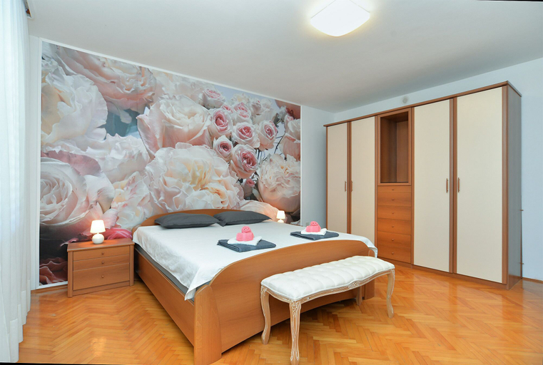 Bedroom 2, Apartment 1933, Fažana