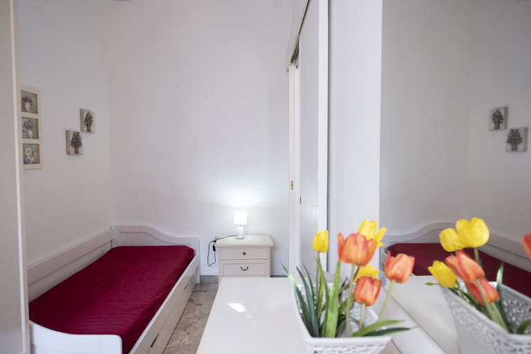 Bedroom 5, Villa Faro, Trapani