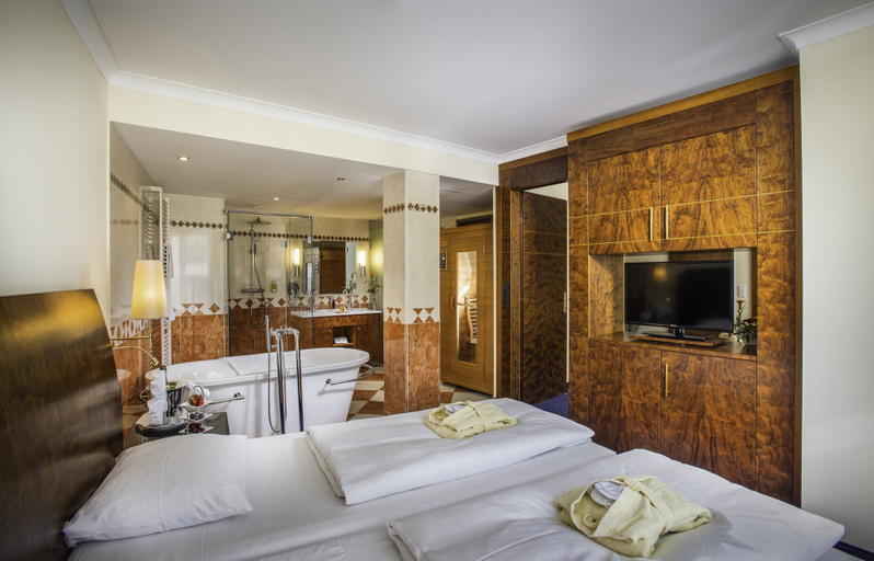 Bedroom 3, Hotel Glöcklhofer, Altötting