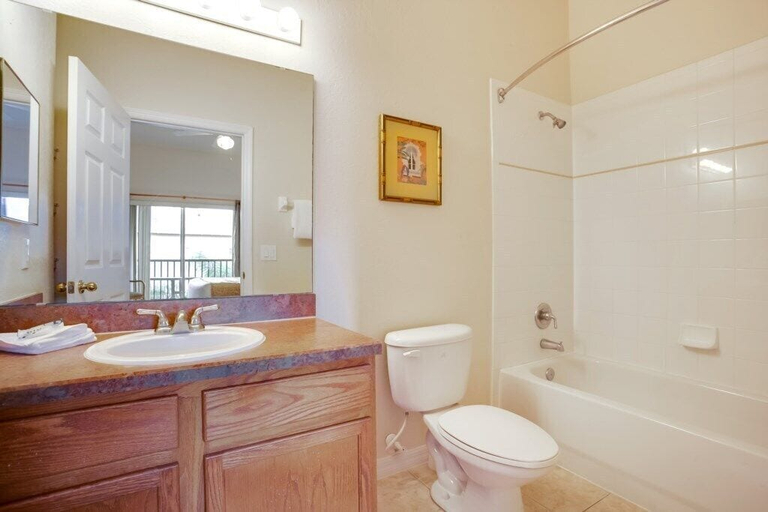 Bathroom 3, 114rumrun, Osceola
