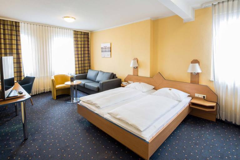 Bedroom 2, Central Hotel, Mannheim
