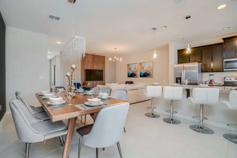 Food & Drinks 5, Orlando Newest Resort Community Town Home, Osceola