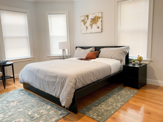 Bedroom 2, Stunning 3bd/3ba in Jamaica Plain Near the Trains #2, Boston