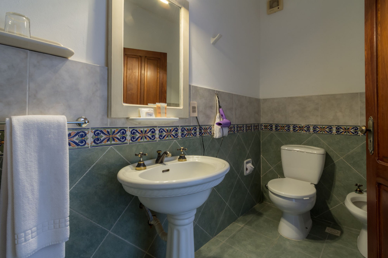 Bathroom 4, Don Antonio Posada, n.a540
