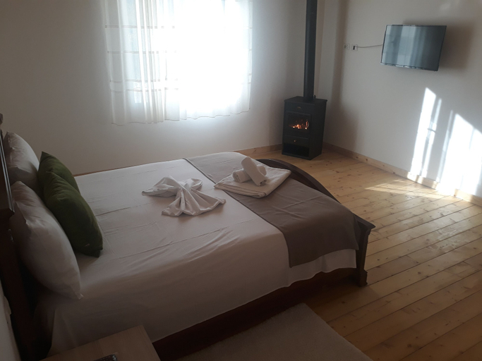 Bedroom 2, Vila Disha, Tiranës
