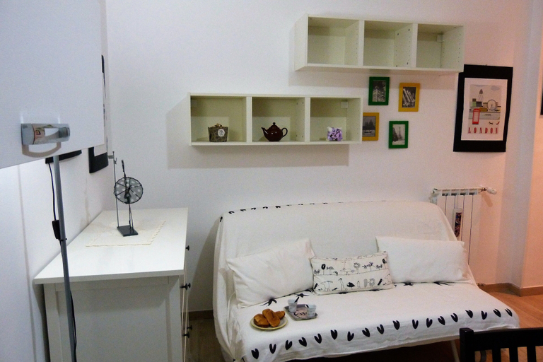 Living area 5, House Bia, Genova