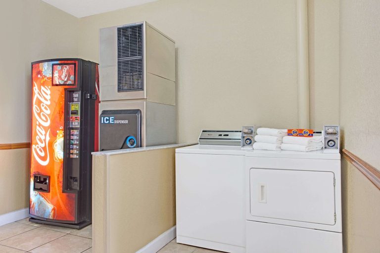 Others 5, Super 8 by Wyndham Daytona Beach, Volusia