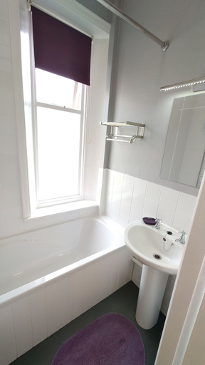 Bathroom 4, The Castleton, Blackpool