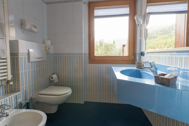 Bathroom 4, Hotel Galli, Sondrio