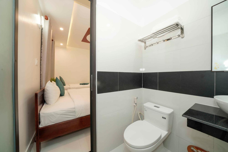 Bathroom 3, Rock Mouse Homestay, Da Nang