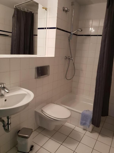 Bathroom 5, Appartement-Hotel Rostock, Rostock