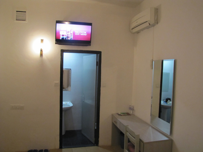 Bedroom 14