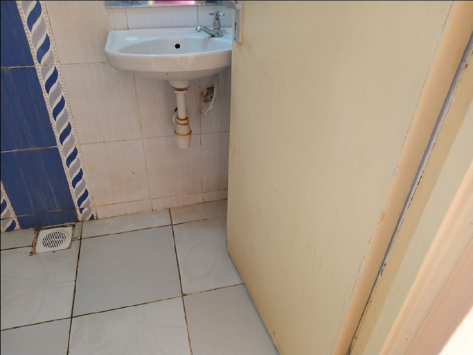 Bathroom, Dillions Highway Motel, Thika Town