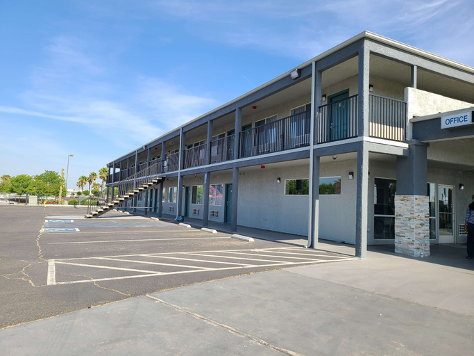 Exterior & Views 2, SureStay Hotel by Best Western Chowchilla Yosemite, Madera