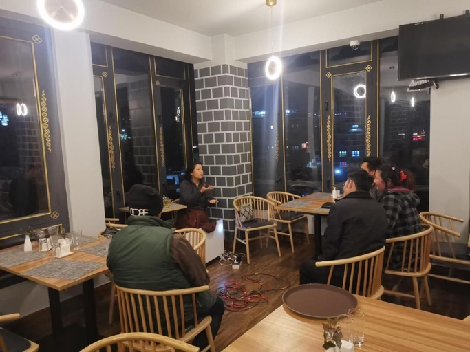 Food & Drinks 5, Ludrong Hotel, Kawang