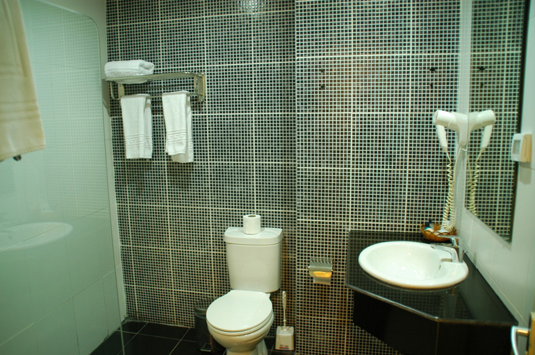 Bathroom 4, Mina Hotel, Aqaba