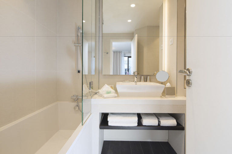 Bathroom 4, Hôtel Garden Elysées, Paris
