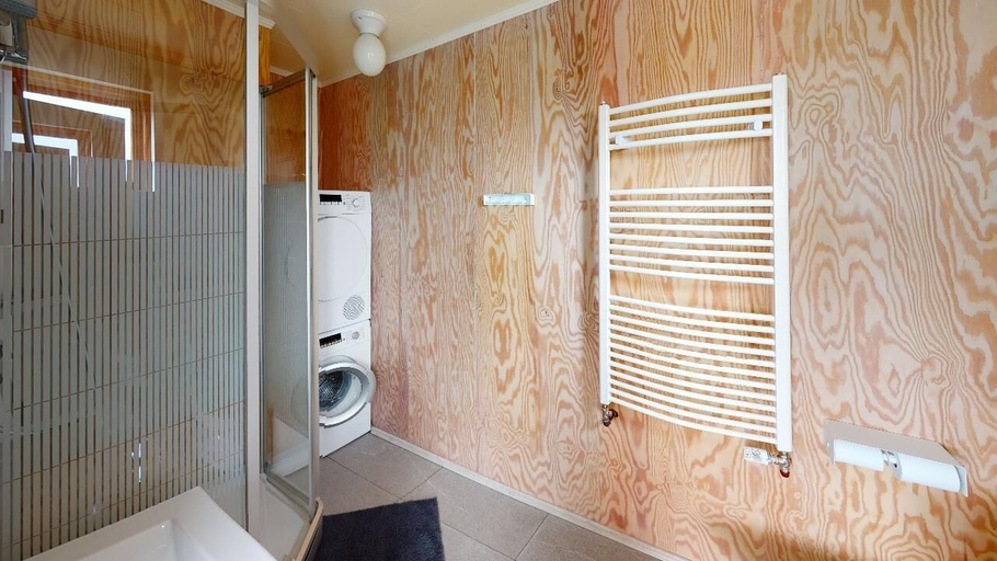 Bathroom, Gotuhus, Snæfellsbær