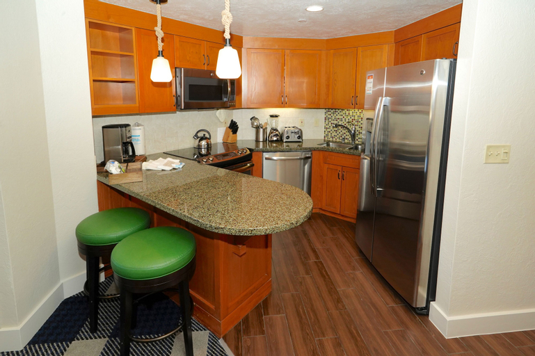 Dining Room 11