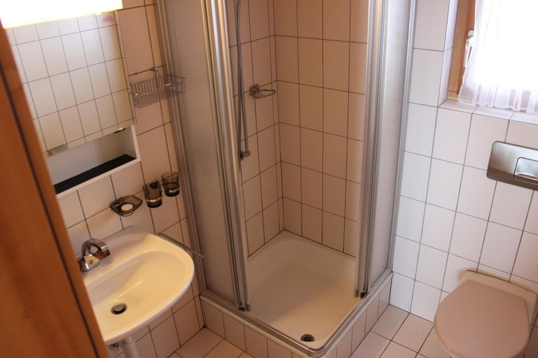 Bathroom, Vitula, Goms