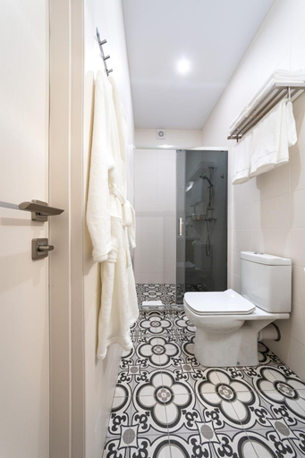 Bathroom 3, Kiev Story, Shevchenkivs'kyi