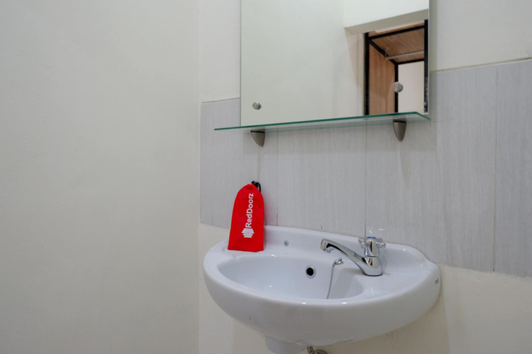 Bedroom 3, RedDoorz near Alun Alun Kudus 2, Kudus