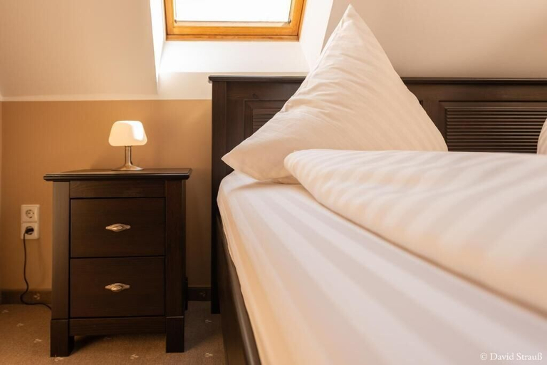 Bedroom 3, Hotel Wasserschlößchen, Burgenlandkreis